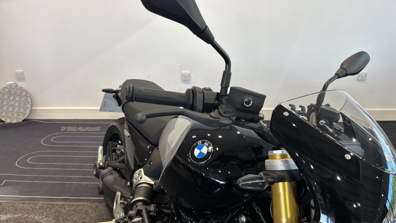 24MY BMW R12 Ninet